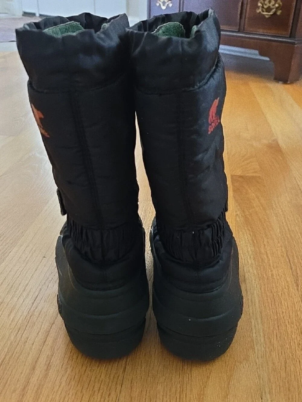 SOREL Kids Youth Flurry Winter Boots Black/Red NY1965-015 Size 4